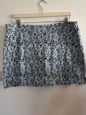 Tranquility by Colorado Clothing Black & Light Blue Floral Print Women’s Skort